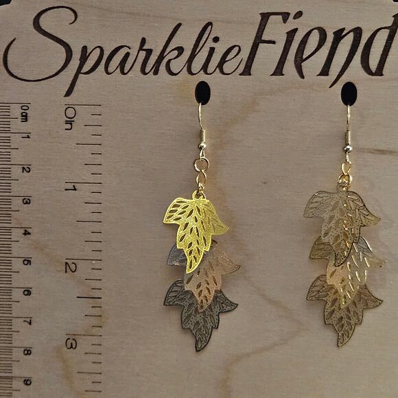Filigree gold leaf waterfall earrings - Picture 1 of 1